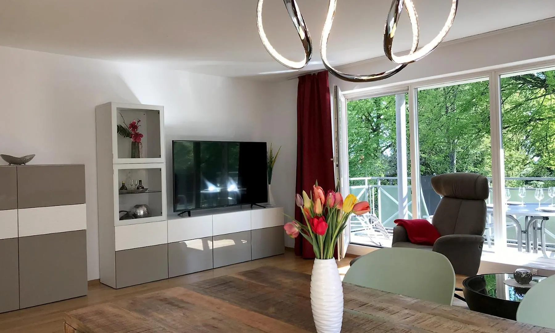 Ferienwohnung Seeglueck- Hochwertige Wohnung Im Villenviertel Mit Suedbalkon Lindau  0*, Lindau (Bodensee) Germany